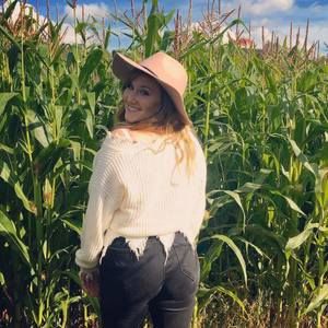 Meet your Posher, Leah